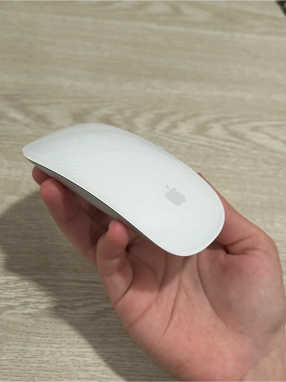 Apple White Wireless Magic Mouse - Multi-Touch Bluetooth Mouse